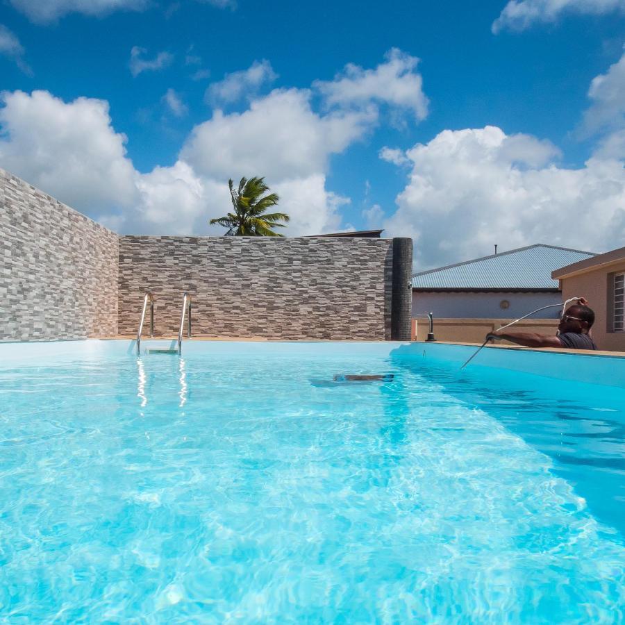 Evasion En Plein Coeur De La Ville T2 Jacuzzis Sauna Et Piscine Au Centre De Port-Louis Εξωτερικό φωτογραφία